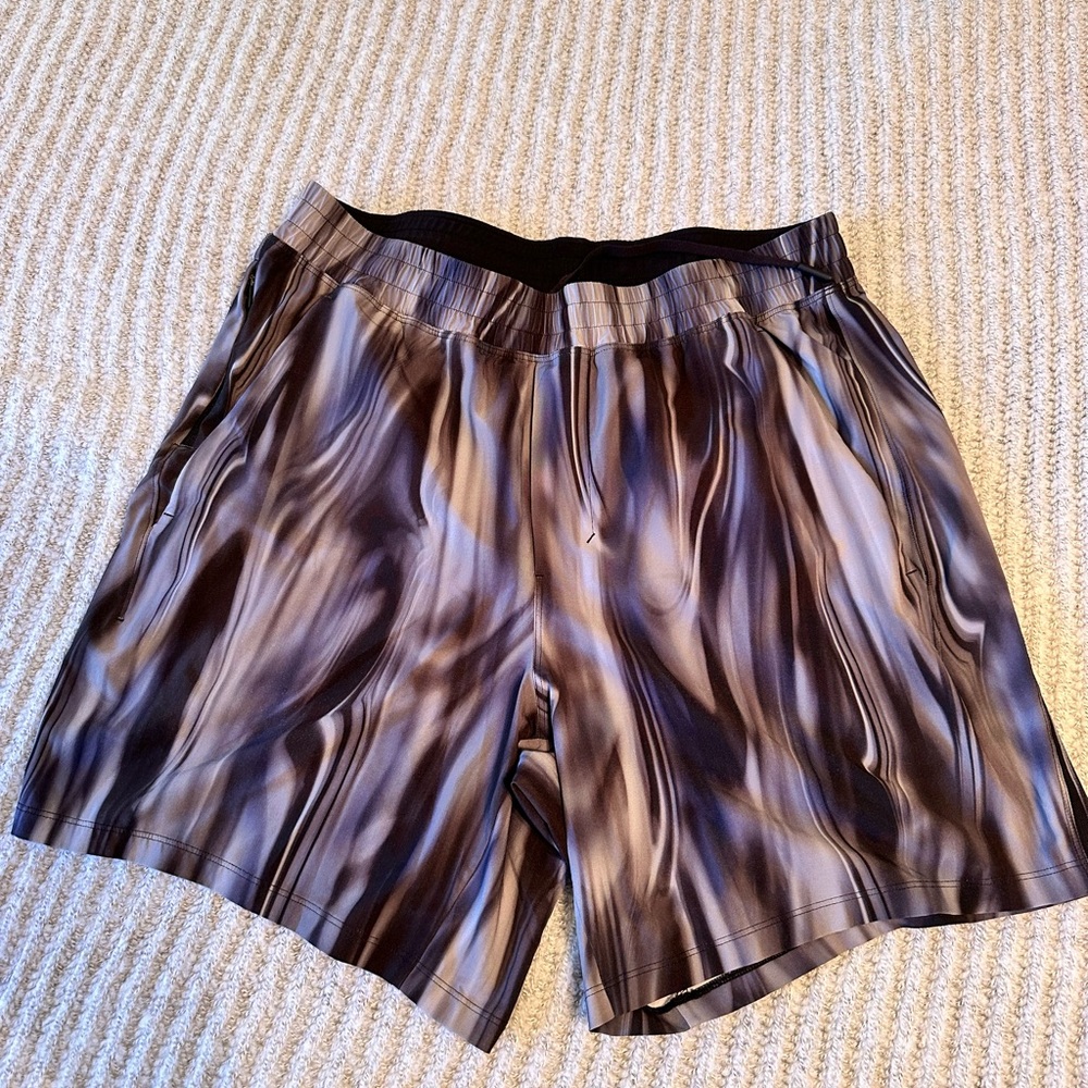lululemon athletica Men's Athletic Shorts - Black and Gray Pattern